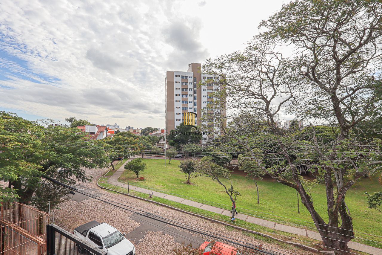 Pavilhao Comercial, Locação / Venda, 596 m², Bairro Partenon, Porto Alegre