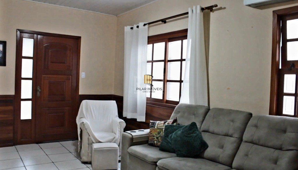 Casa para Venda - 300m², 5 dormitórios, sendo 2 suites, 4 vagas - Bela Vista