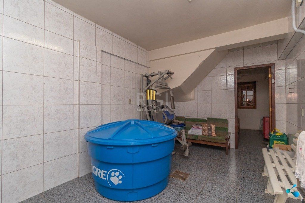 Casa para Venda - 272m², 3 dormitórios, sendo 1 suites, 2 vagas - Sarandi
