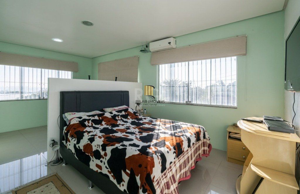 Casa para Venda - 259m², 4 dormitórios, sendo 1 suites, 4 vagas - Coronel Aparício Borges