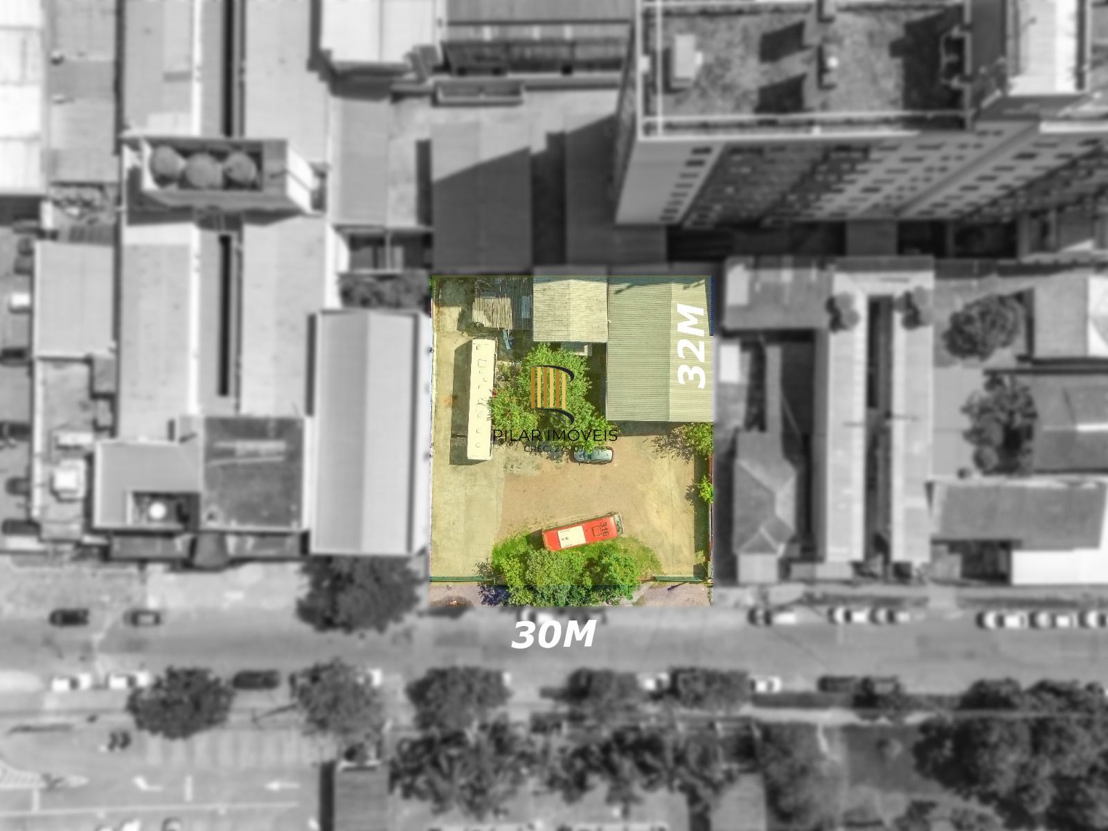 Vendo com exclusividade,  50m da PUC, terreno com 960 m2,   30,00m x 32,00m