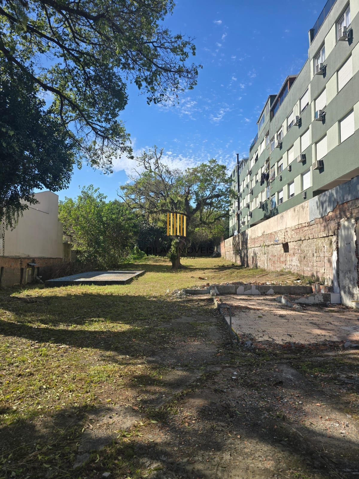Terreno  desocupado, localizado na Rua Doutor Campos Velho