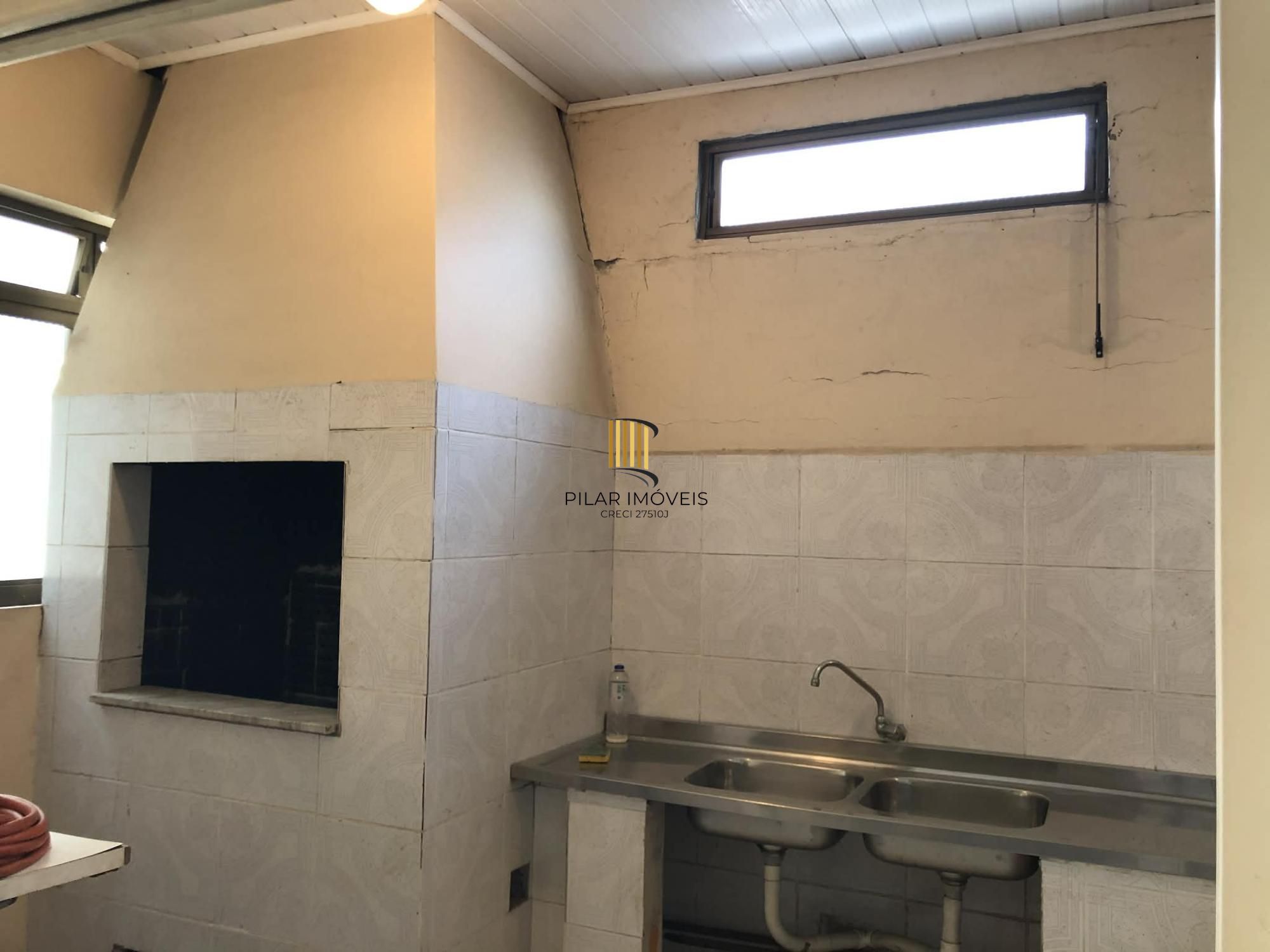 Predio residencial sendo uma cobertura e mais 03 apartamentos