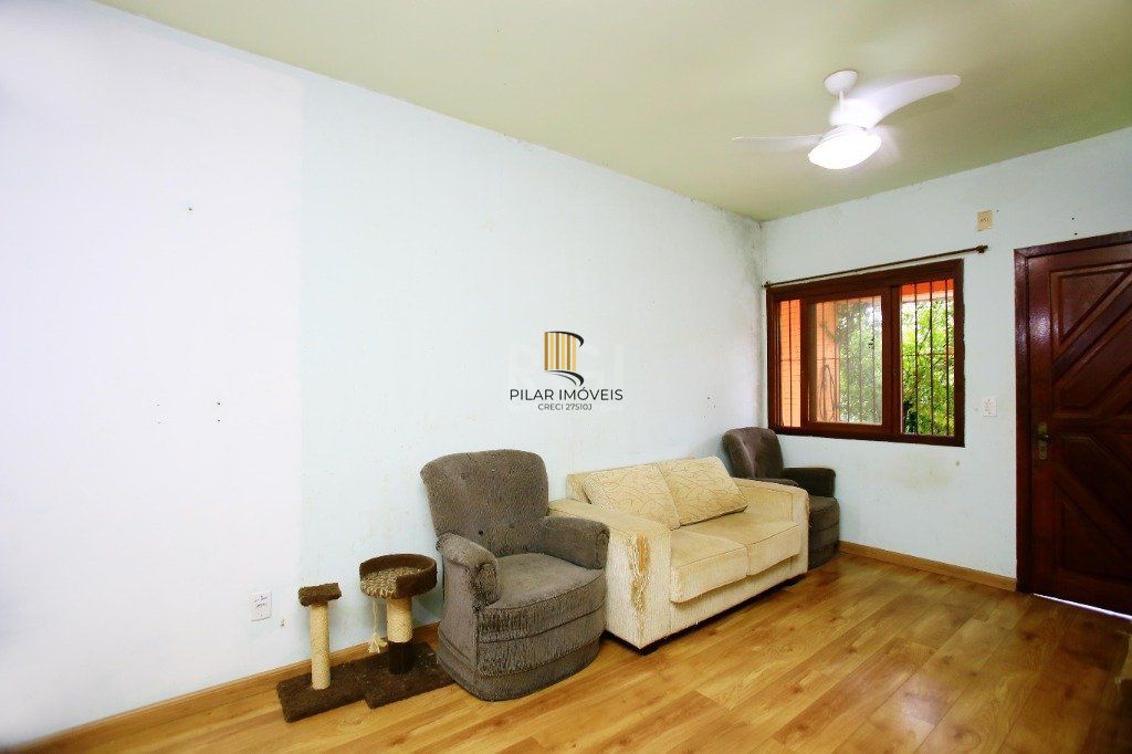 Casa 2 dormitórios no bairro Hípica