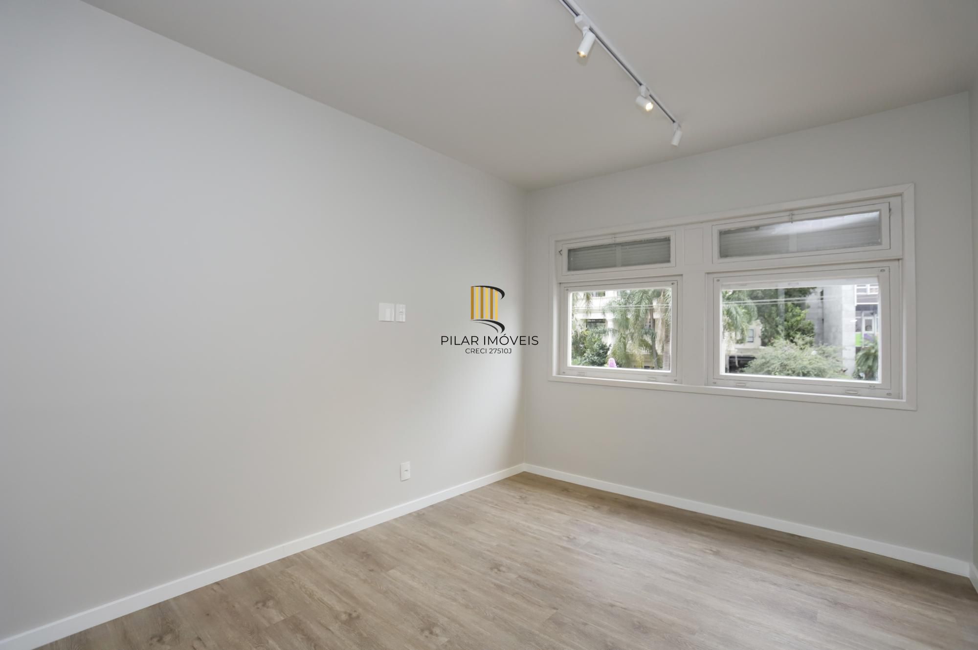 Apartamento 03 dormitórios revitalizado no Moinhos de Vento em Porto Alegre.