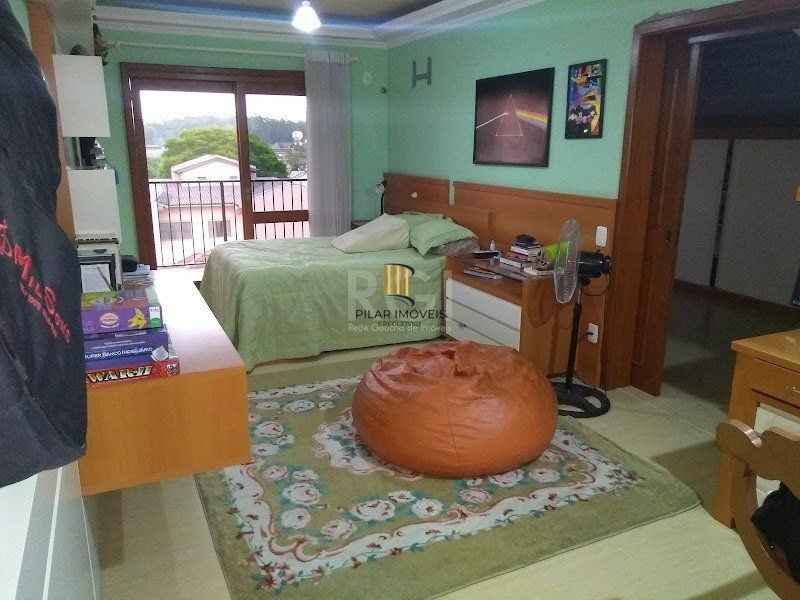 Casa 5 dormitórios no bairro Centro