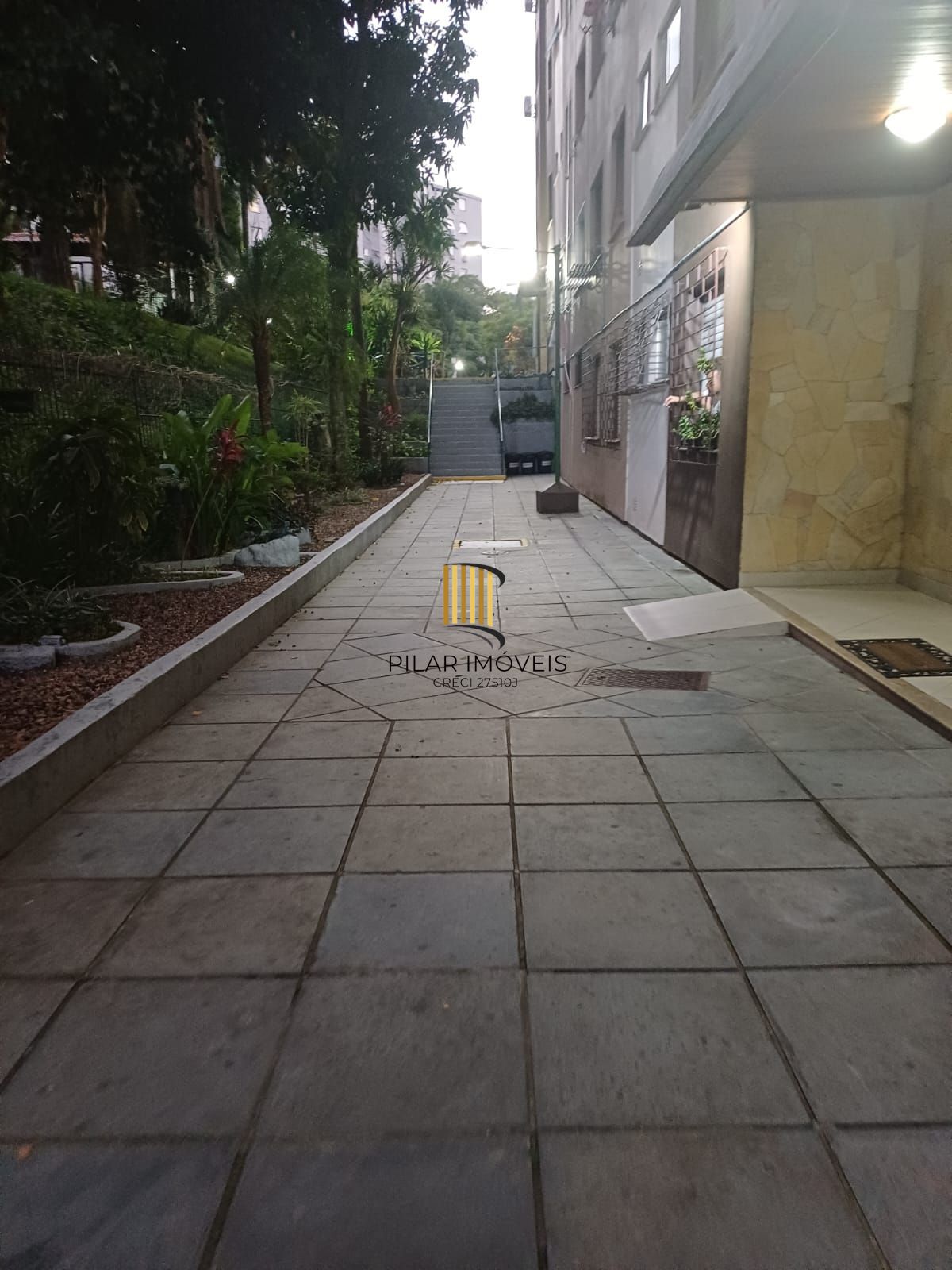 Apartamento 2 dormitórios no bairro Jardim Sabará