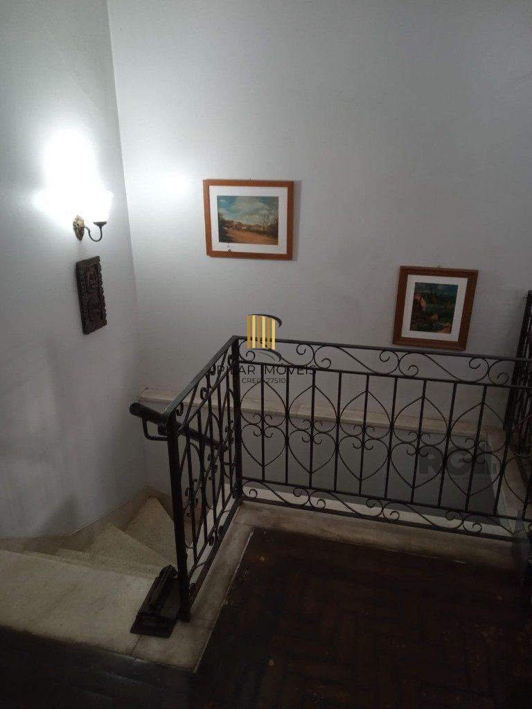 Casa 4 dormitórios no bairro Santo Antônio