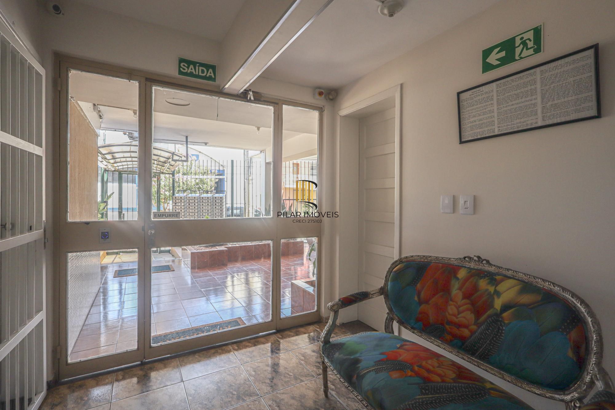 Apto 01 quarto todo reformado no bairro Floresta Porto Alegre/RS