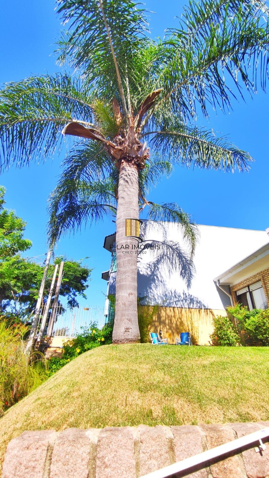 Casa com 4 Quartos e 2 banheiros e  2 Suites à Venda, 153 m² por R$ 990.000