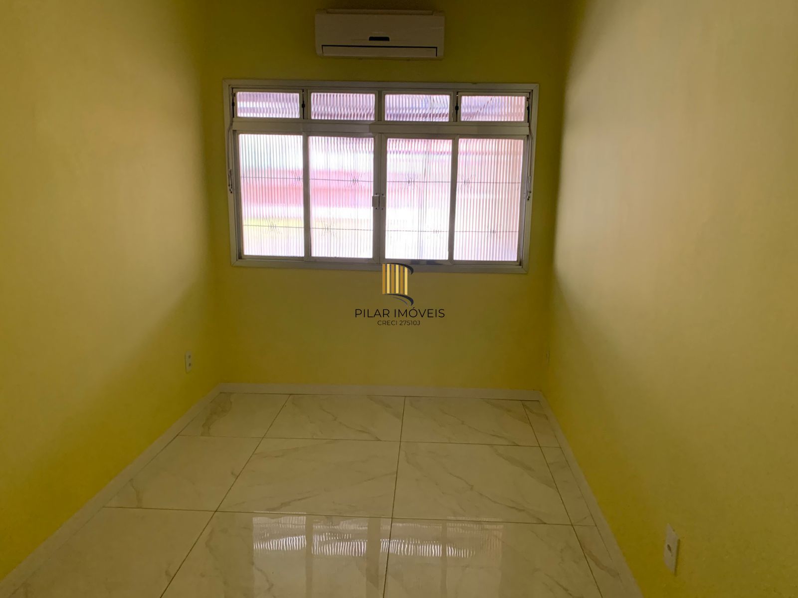 Casa para Venda - 55m², 3 dormitórios, 2 vagas - Rio Branco