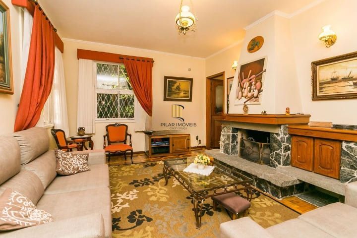 Casa em Petrópolis com terreno de 460 m2 - Pilar Imóveis
