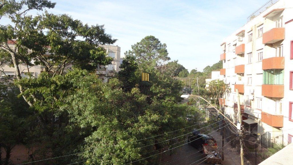 Apartamento 03 dormitórios no Bairro Santana em Porto Alegre.