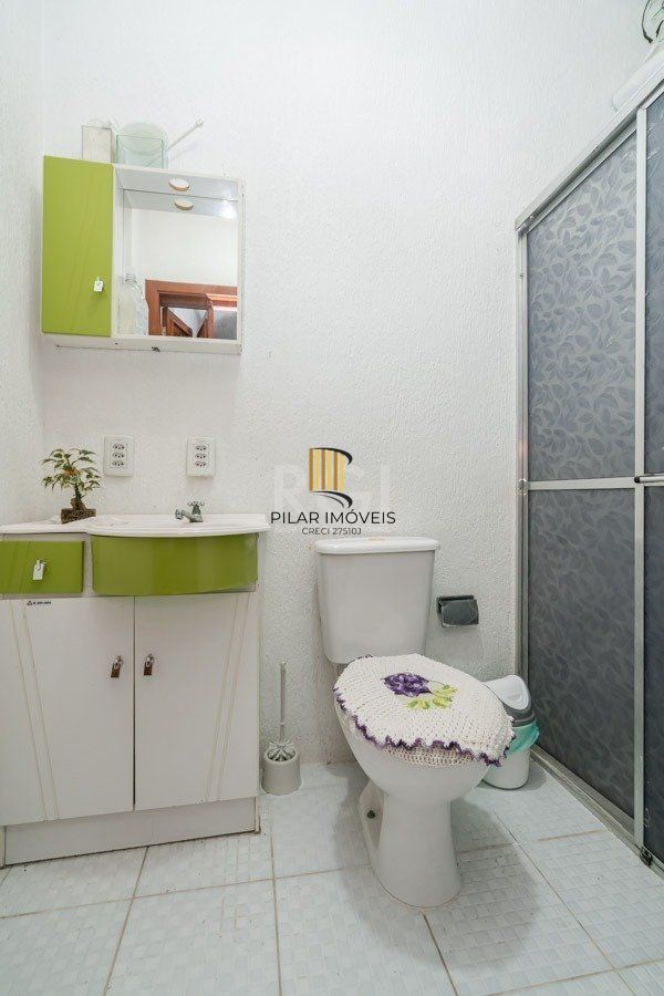Casa para Venda - 259m², 4 dormitórios, sendo 1 suites, 4 vagas - Coronel Aparício Borges
