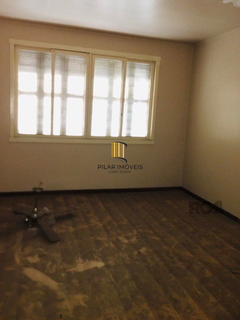 Casa para Venda - 400m², 4 dormitórios, sendo 1 suites, 4 vagas - Jardim Lindóia