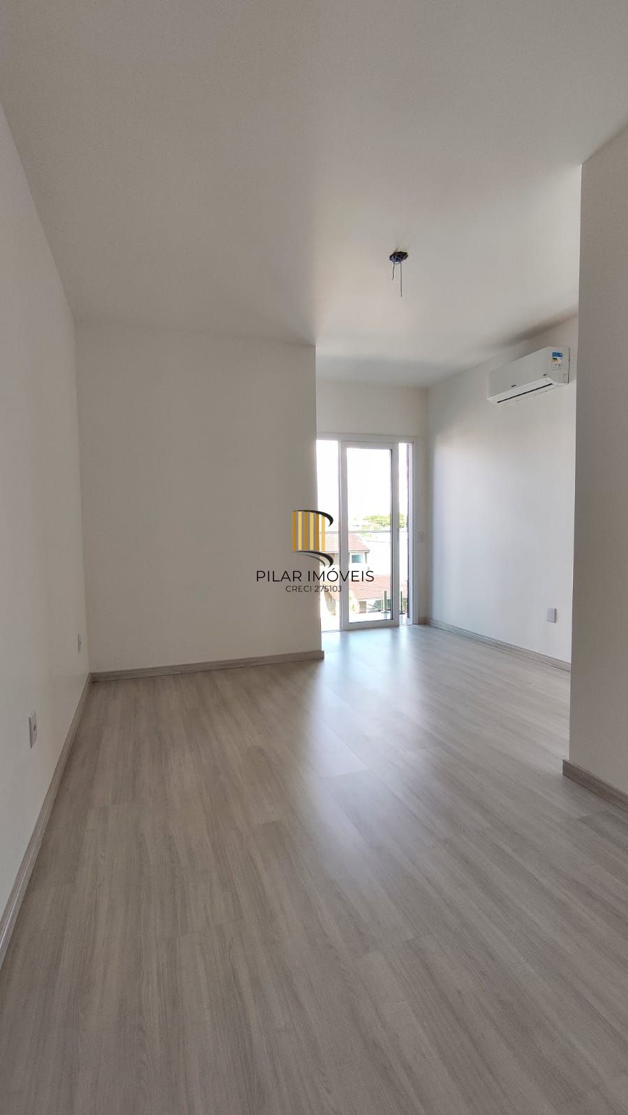 Sobrado em condomínio à venda  3 dormitórios 1 suíte – Porto Alegre – R$599 mil