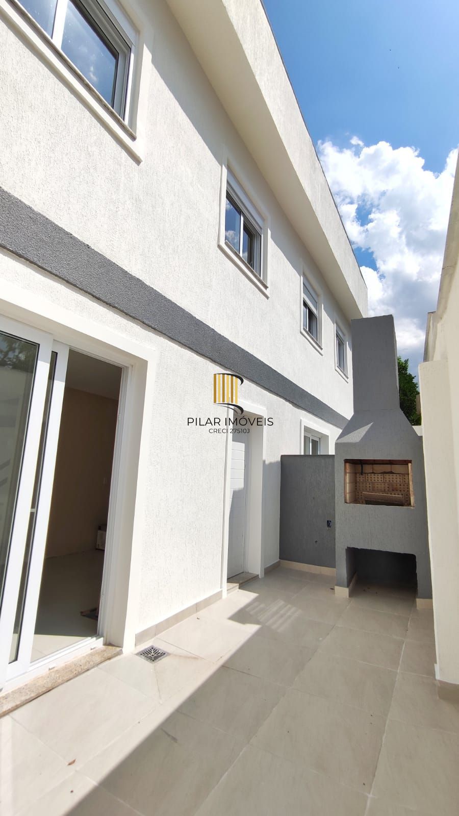 Sobrado 3 dormitórios com suíte à venda no Vila Ipiranga Porto Alegre R$ 820.000