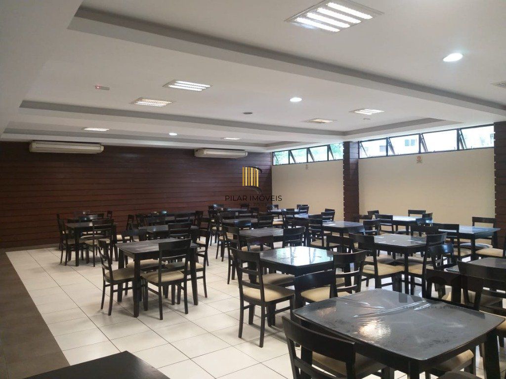 Apartamento 01 do. com estacionamento junto ao novo Cestto da Av. Protásio Alves