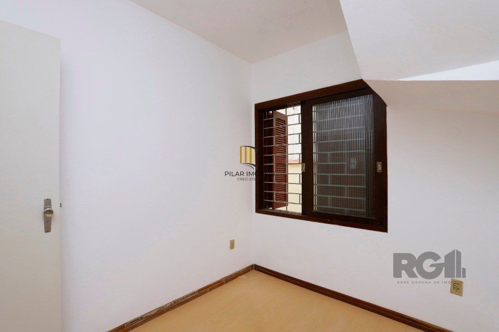 Casa 5 dormitórios no bairro Partenon
