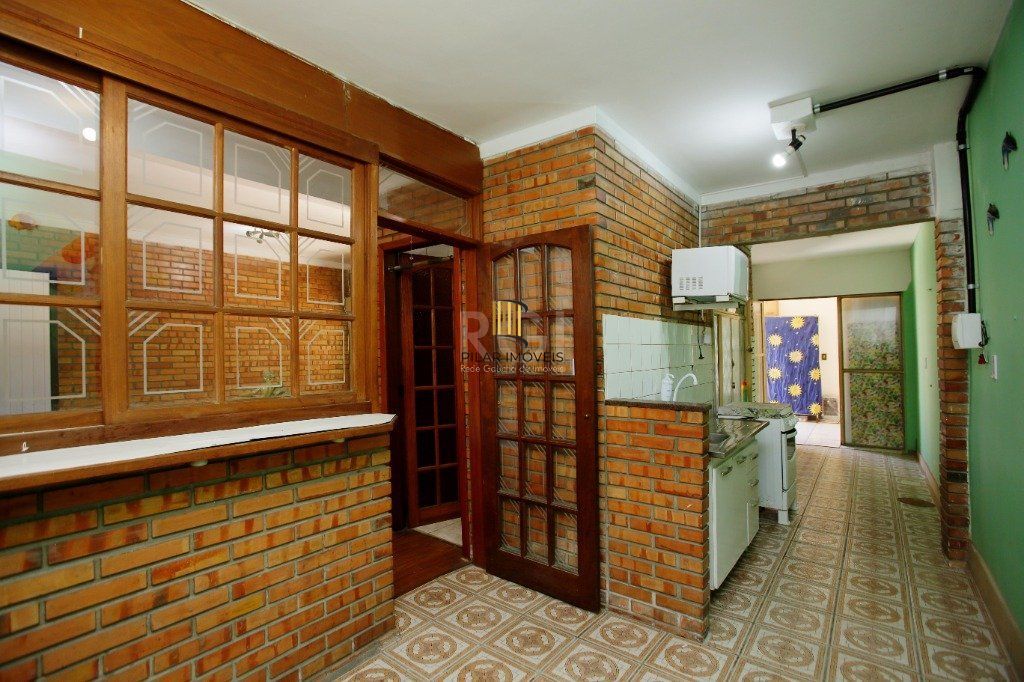 Casa para Venda - 350m², 3 dormitórios, 3 vagas - Passo da Areia