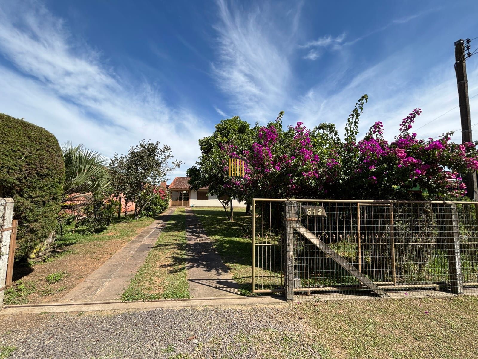 Uma casa em condomínio fechado em Águas claras. Goufe II