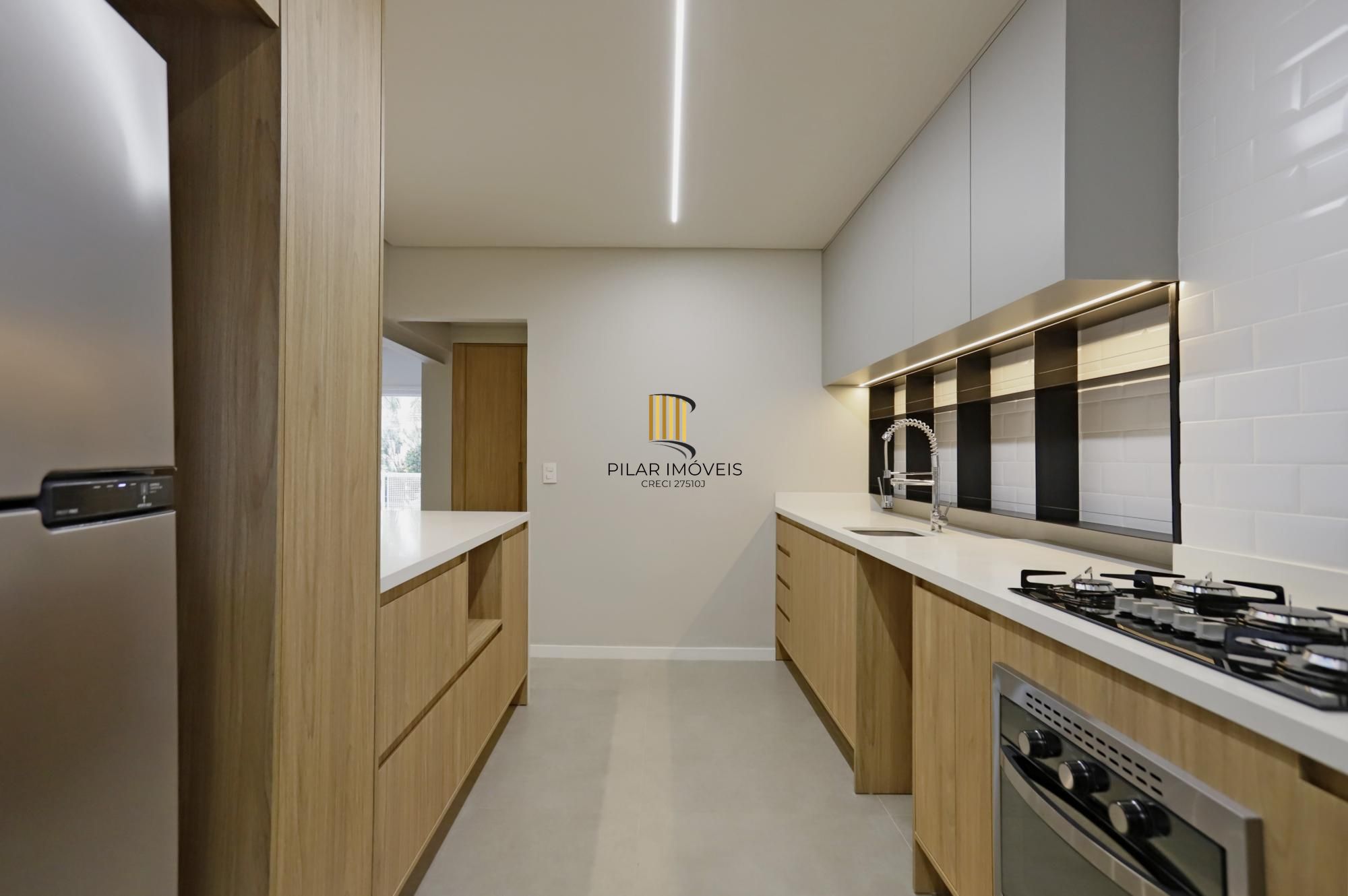 Apartamento 03 dormitórios revitalizado no Moinhos de Vento em Porto Alegre.