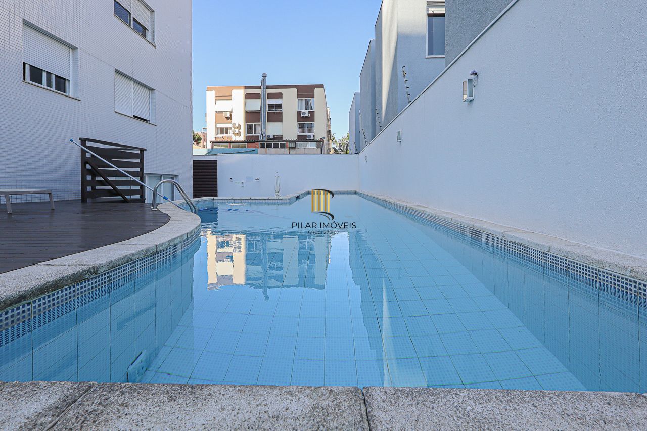 Apartamento de 3 quartos, 3 suítes, com 02 garagens individuais no Bairro Petrópolis, próximo a Encol.