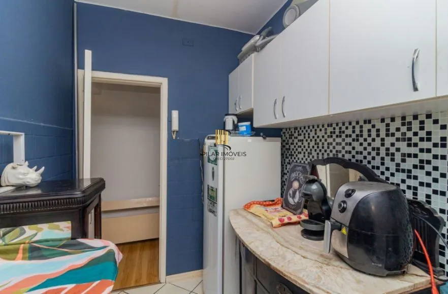 Apartamento térreo com pátio,  com 1 quarto, no bairro Floresta, Porto Alegre/RS