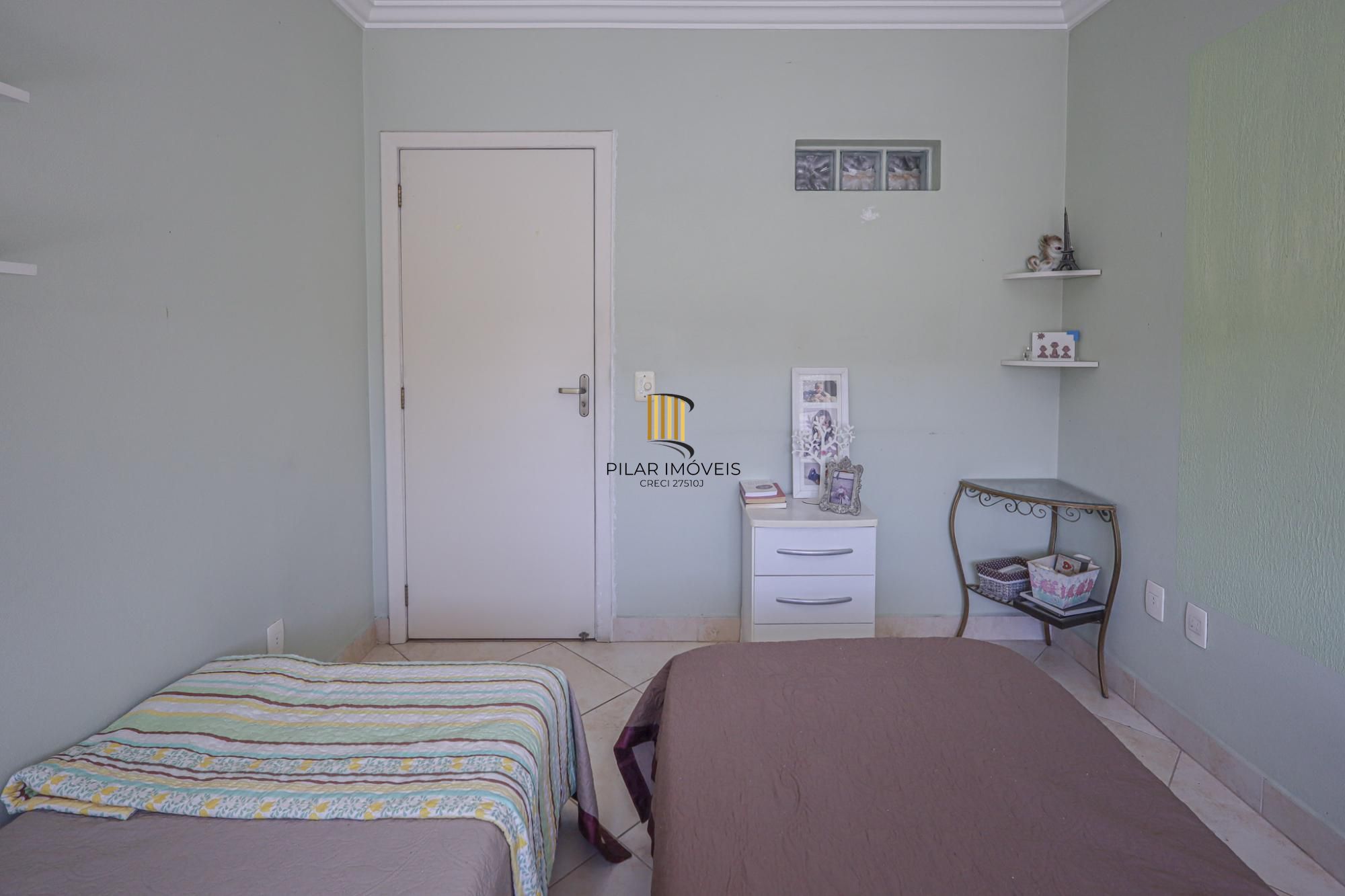 Residência de luxo ! Impecável.. 04 dormitórios , piscina / estuda dação