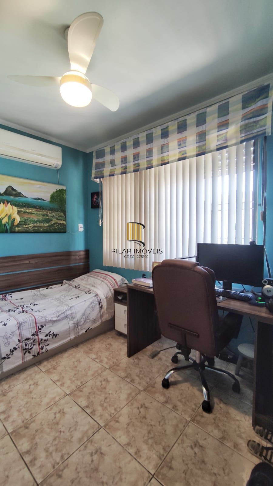 Casa com 4 Quartos e 2 banheiros e  2 Suites à Venda, 153 m² por R$ 990.000