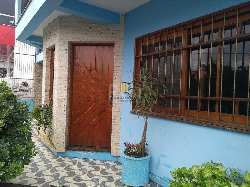 Casa 5 dormitórios no bairro Centro
