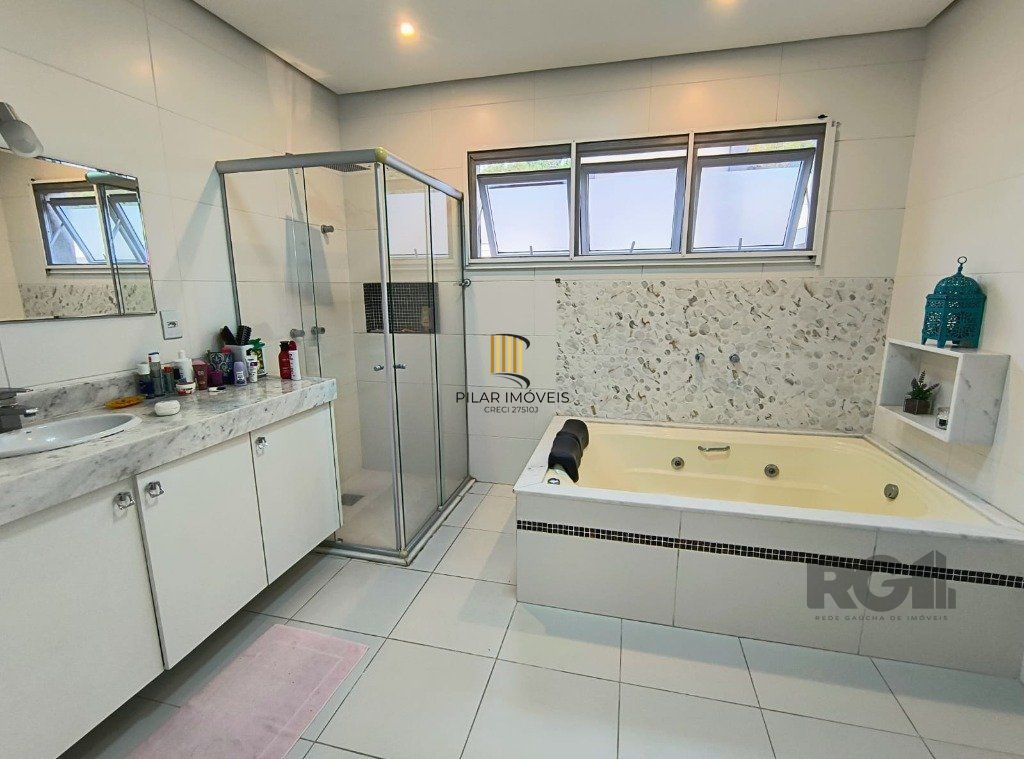 Casa 3 dormitórios no bairro Sarandi