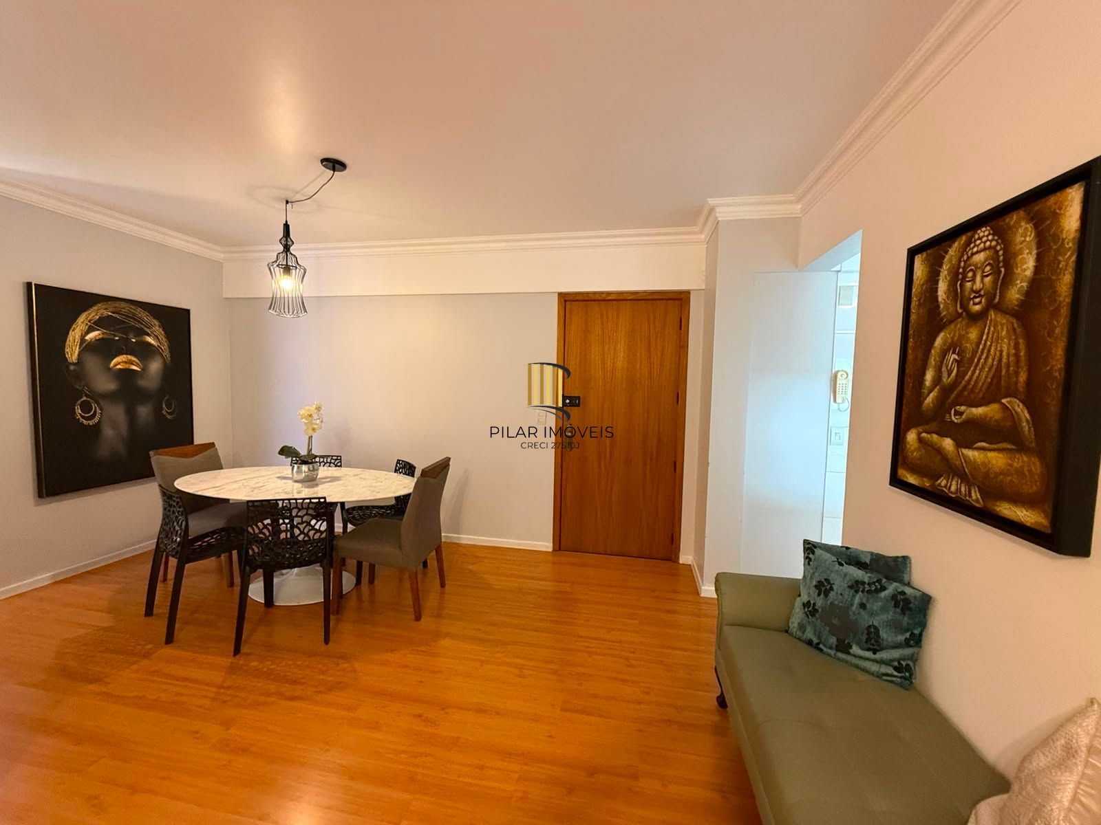 Apartamento semimobiliado no Moinhos de Vento