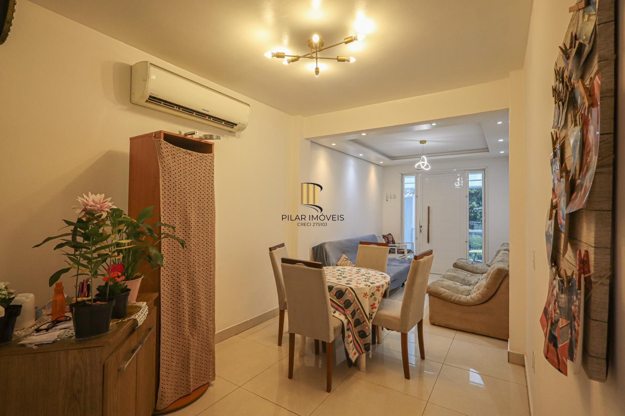 Casa semi mobiliada, 4 dormitórios no Bairro Jardim Sabará