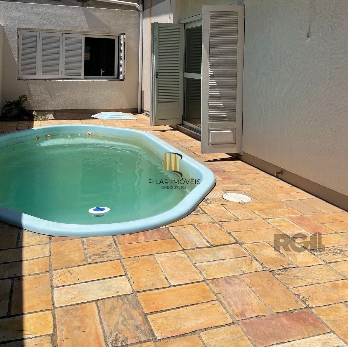 Casa com 6 dormitórios para comprar , 333 m² por R$ 852.000,00 - Centro - Imbé/RS