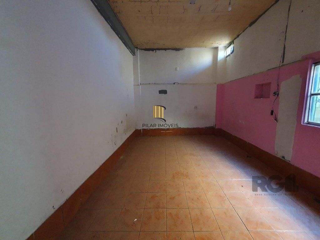 Casa 2 dormitórios próximo shopping Canoas