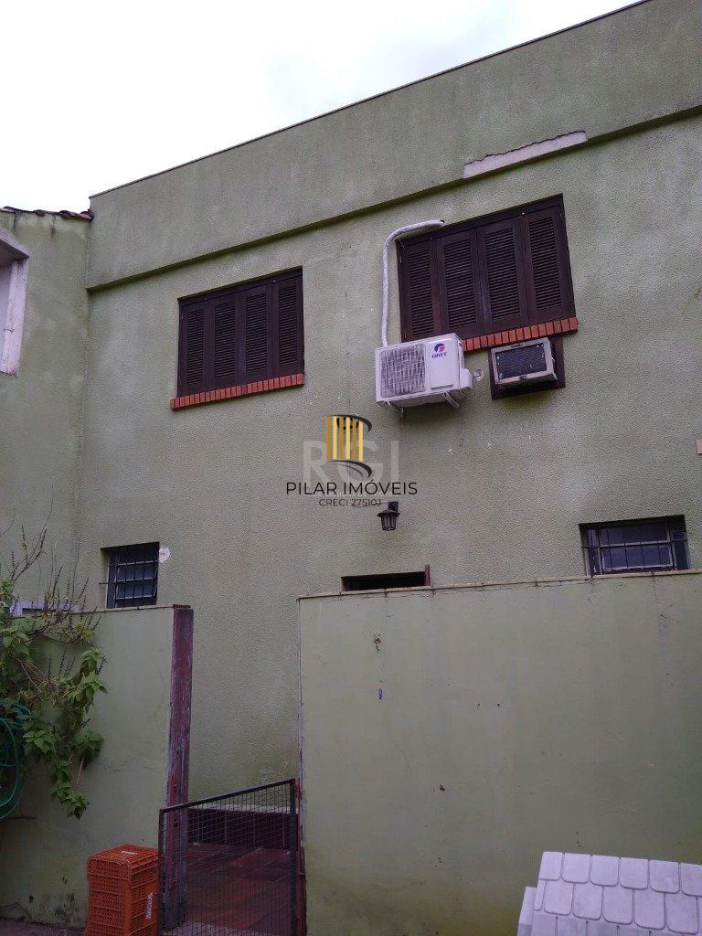 Casa para Venda - 265m², 5 dormitórios, sendo 2 suites, Floresta
