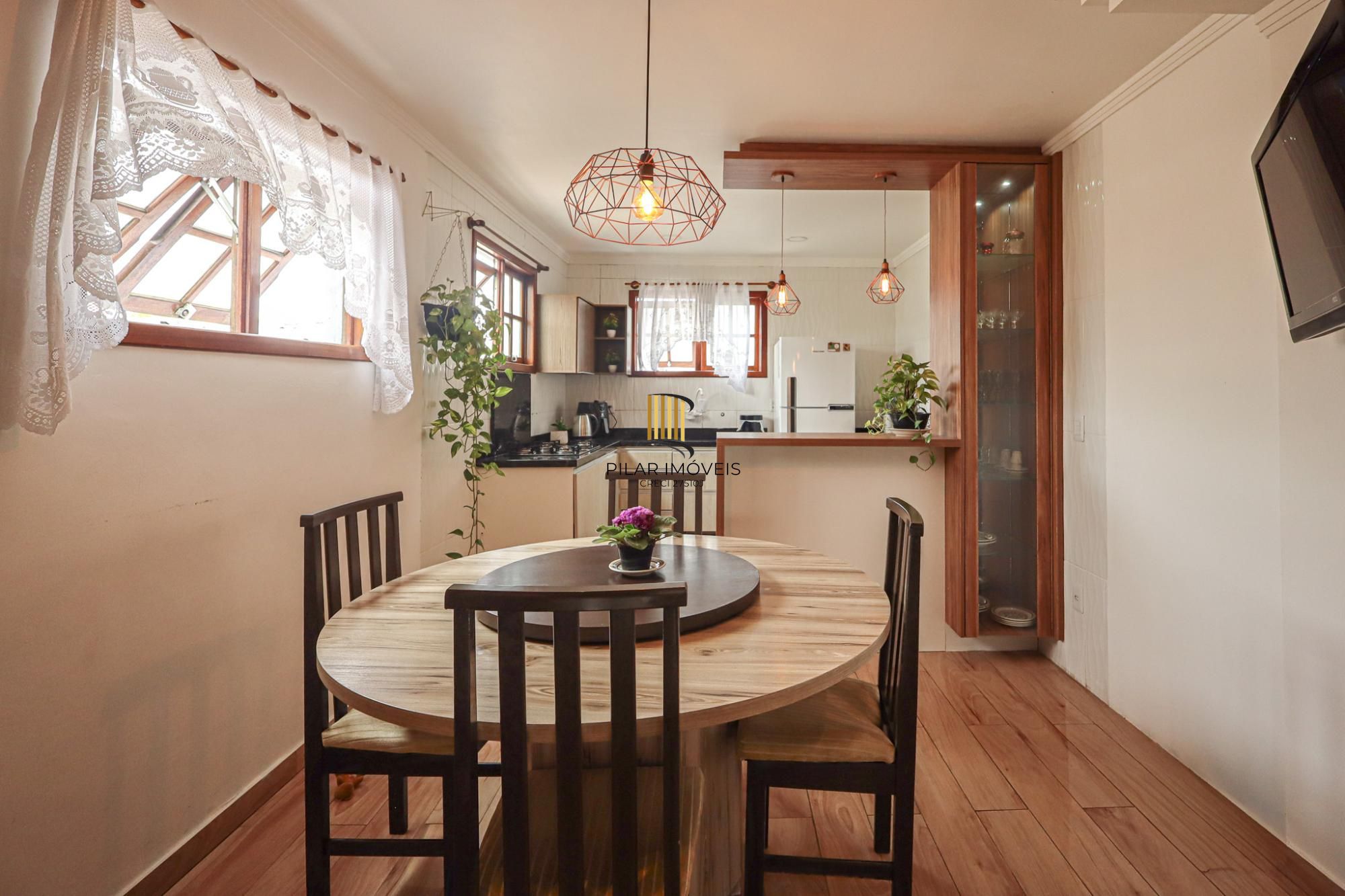 Casa semi mobiliada, 4 dormitórios no Bairro Jardim Sabará