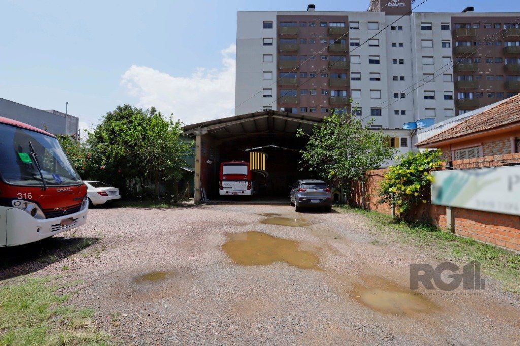 Vendo com exclusividade,  50m da PUC, terreno com 960 m2,   30,00m x 32,00m