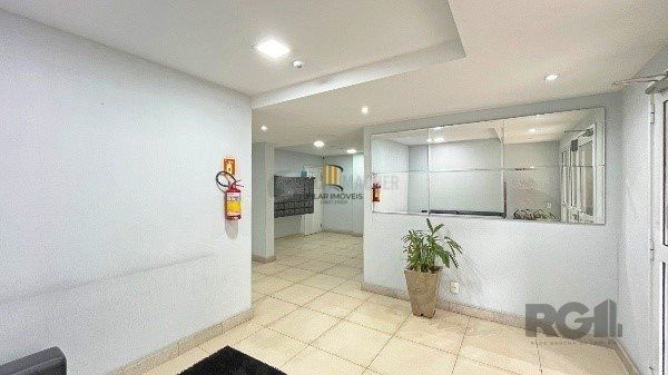Apartamento 03 dormitórios no Bairro Passo D`Areia em Porto Alegre