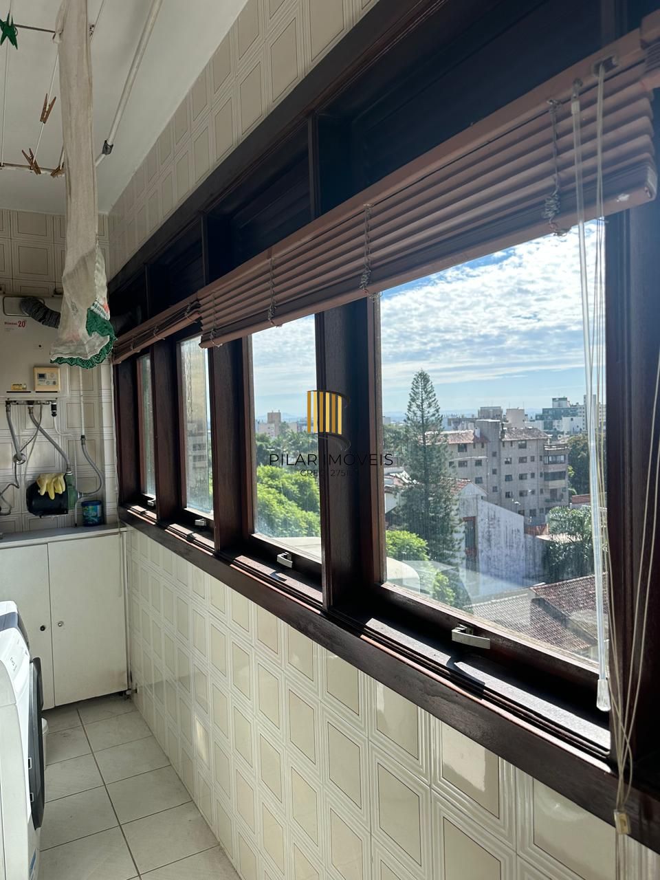 Cobertura de 03 dormitórios com opção de 05, 03 garagens. Bairro Higienópolis