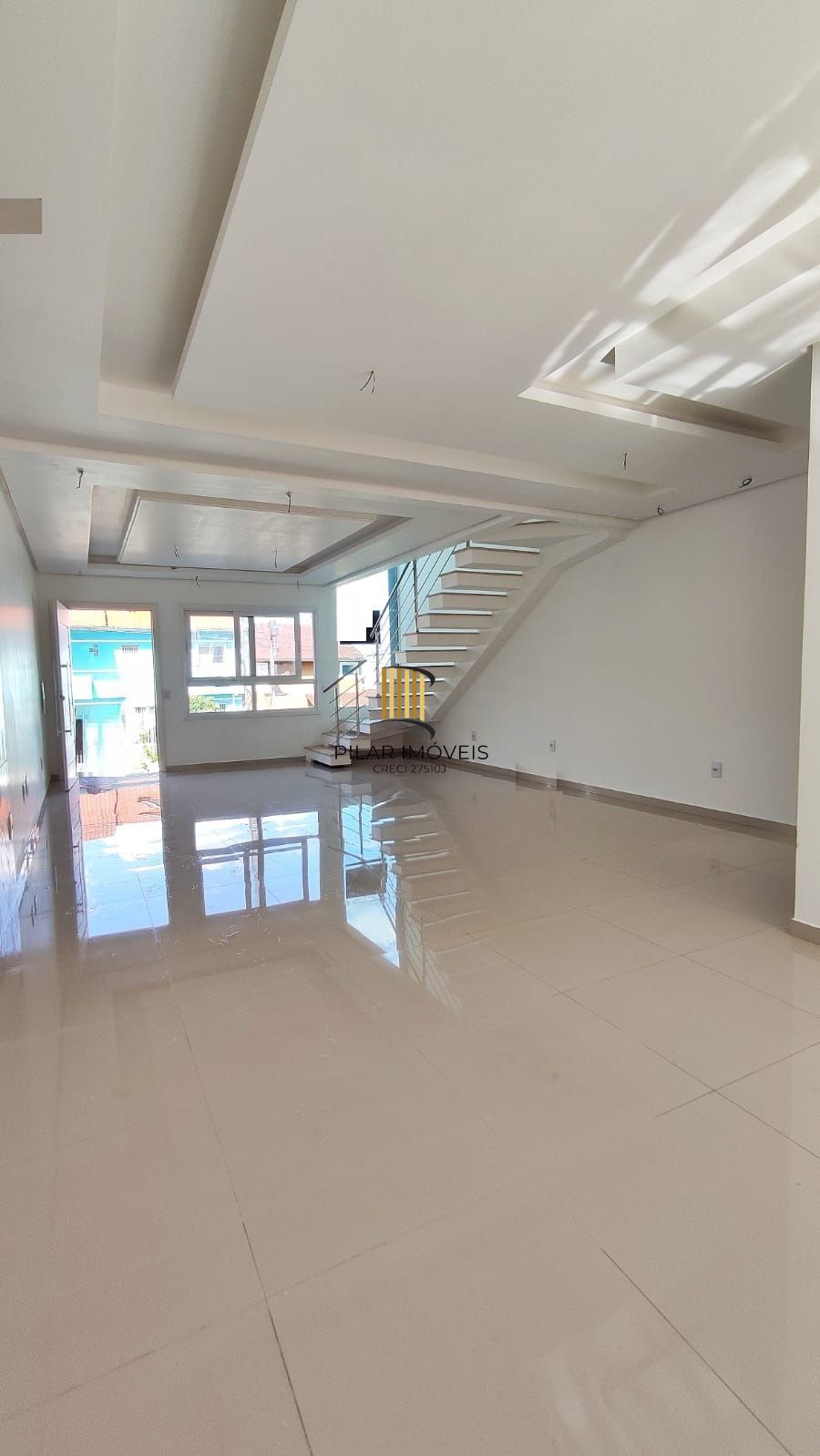 Sobrado em condomínio à venda  3 dormitórios 1 suíte – Porto Alegre – R$599 mil