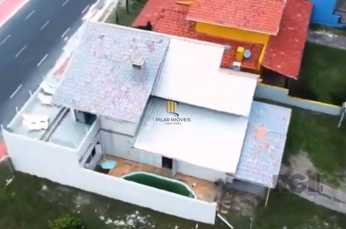Casa com 6 dormitórios para comprar , 333 m² por R$ 852.000,00 - Centro - Imbé/RS