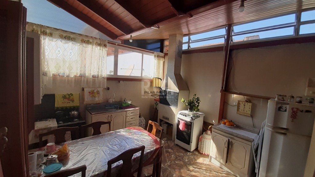 Casa para Venda - 98m², 3 dormitórios, sendo 1 suites, 1 vaga - Jardim Algarve