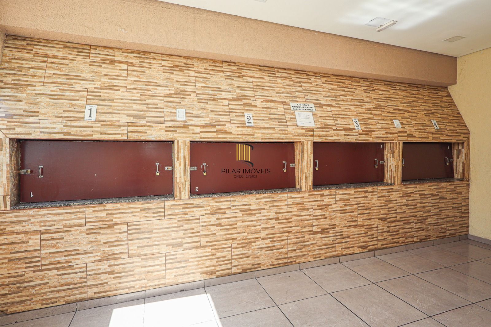 Apartamento Semimobiliado à Venda em Porto Alegre, RS