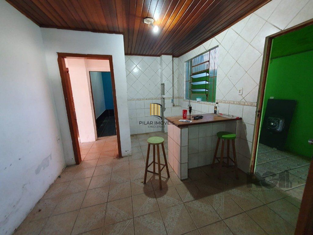 Casa 2 dormitórios próximo shopping Canoas