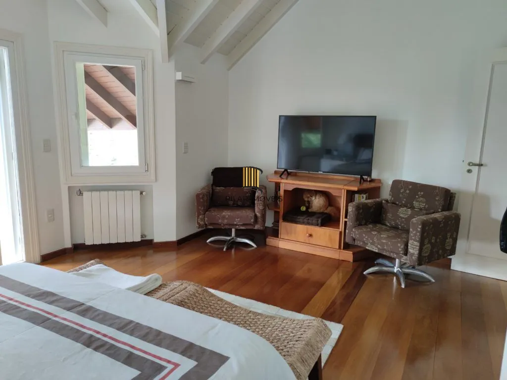 Casa 5 dormitórios no bairro Planalto