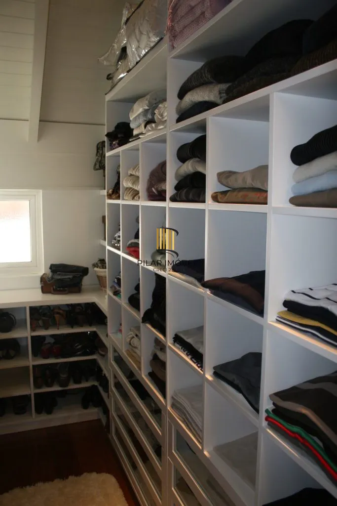 Casa 5 dormitórios no bairro Planalto