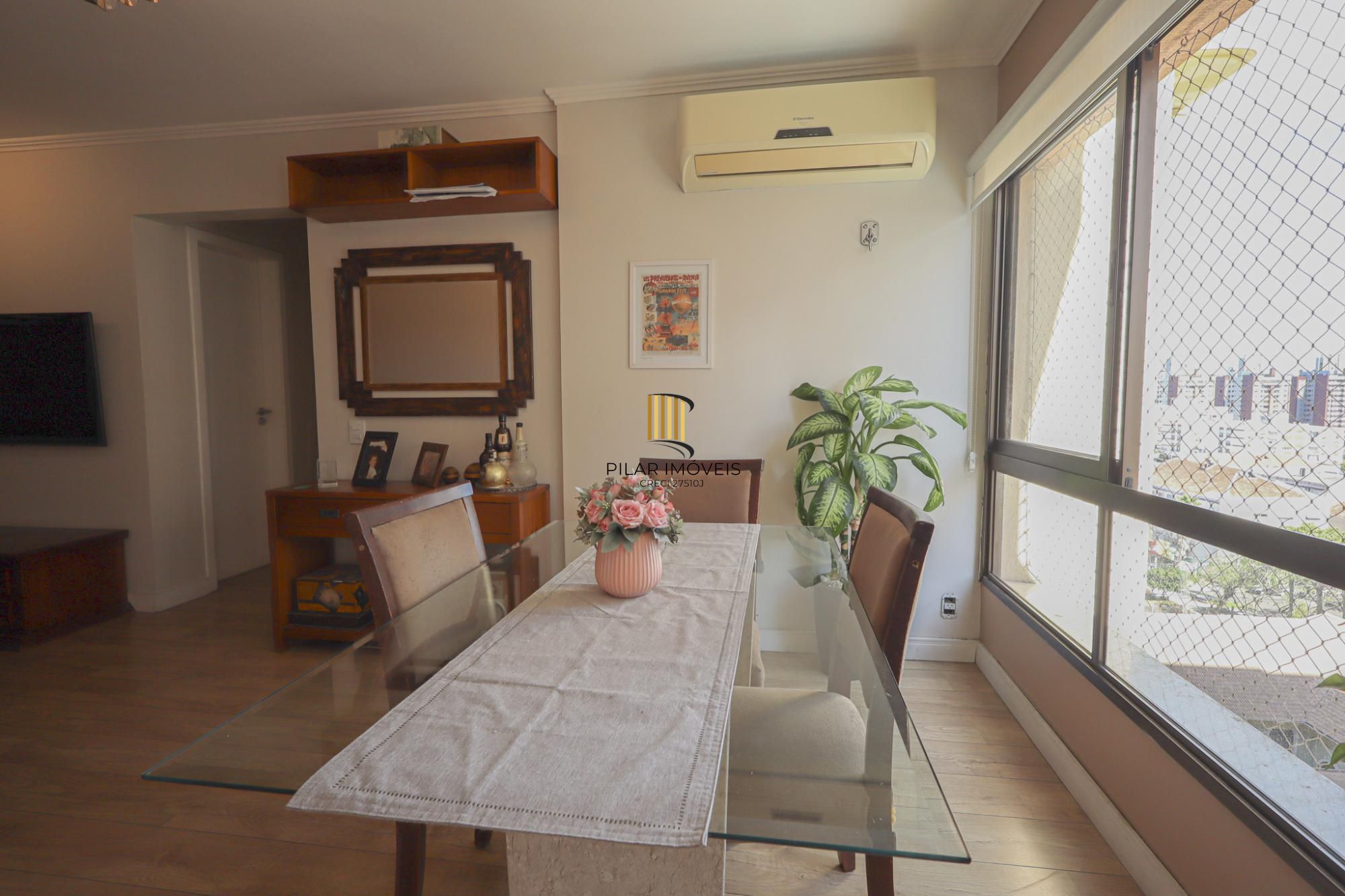 Apartamento 03 quartos com suite e garagem para 02 carros.