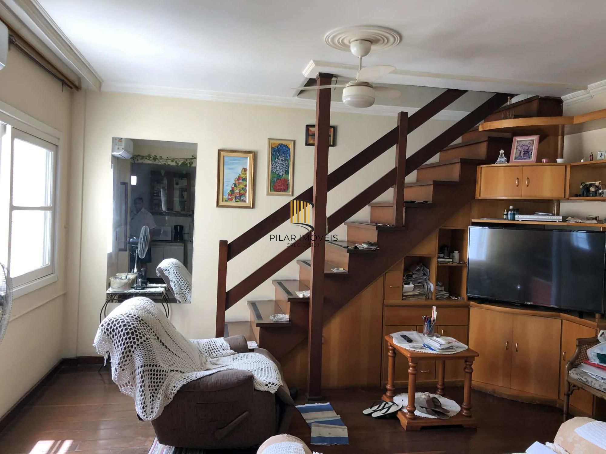 Predio residencial sendo uma cobertura e mais 03 apartamentos